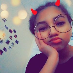 Meet your Posher, Angela